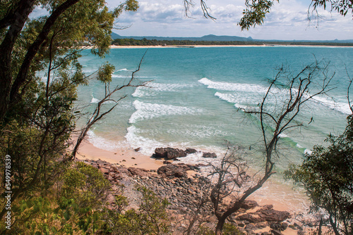 Playade arena y rocas en la costa Shunsine Coast Australia, Brisbane, Noosa photo