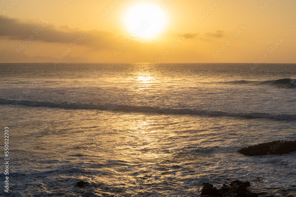 Obraz premium sunset on the beasc