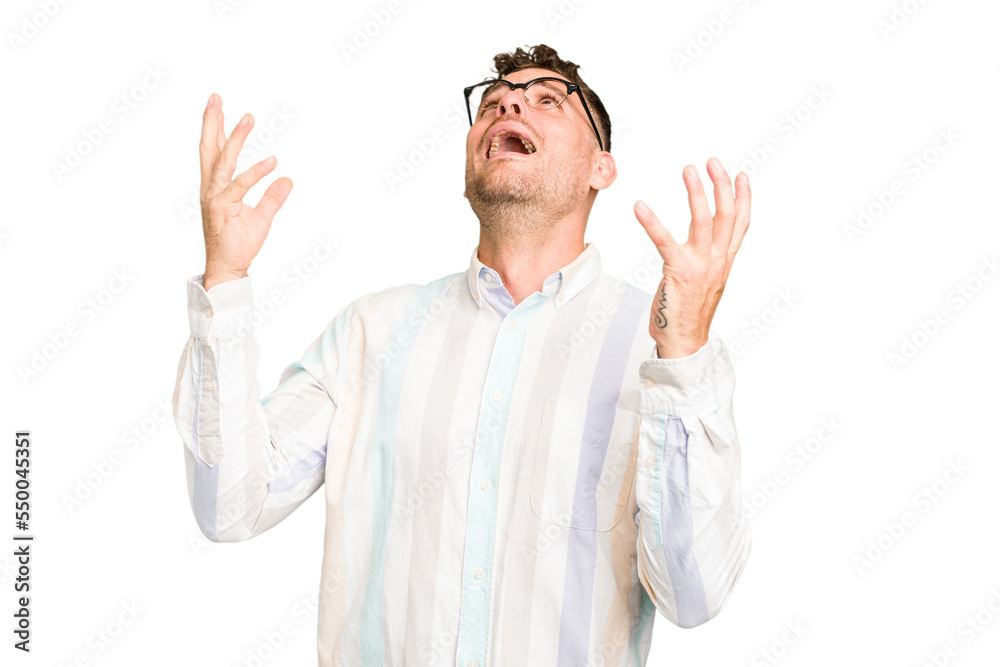 Young caucasian handsome man isolated screaming to the sky, looking up, frustrated.