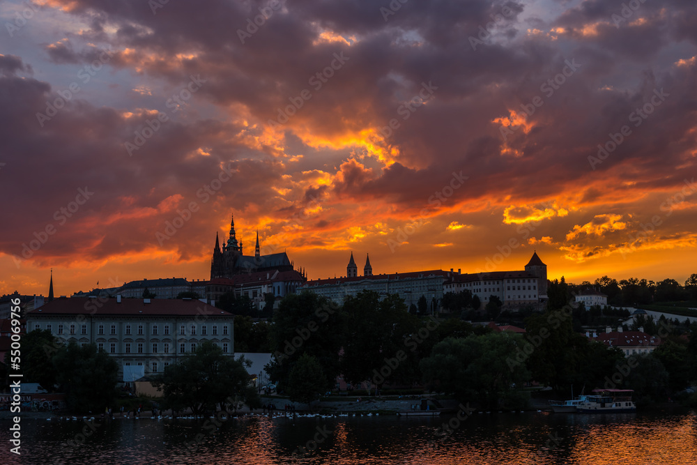 Fototapeta premium Prague Castle at Sunset