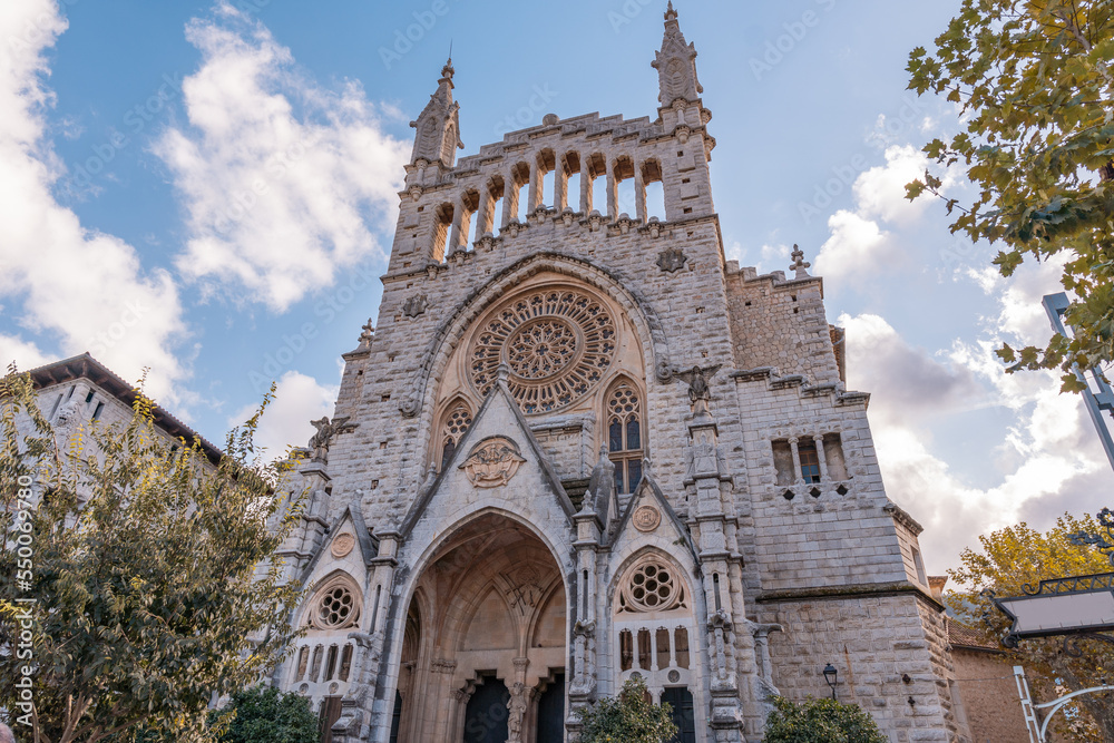 Iglesia de San Bartolomé , Sóller, Mallorca, Baleares, España. Fotografía horizontal, sin gente.