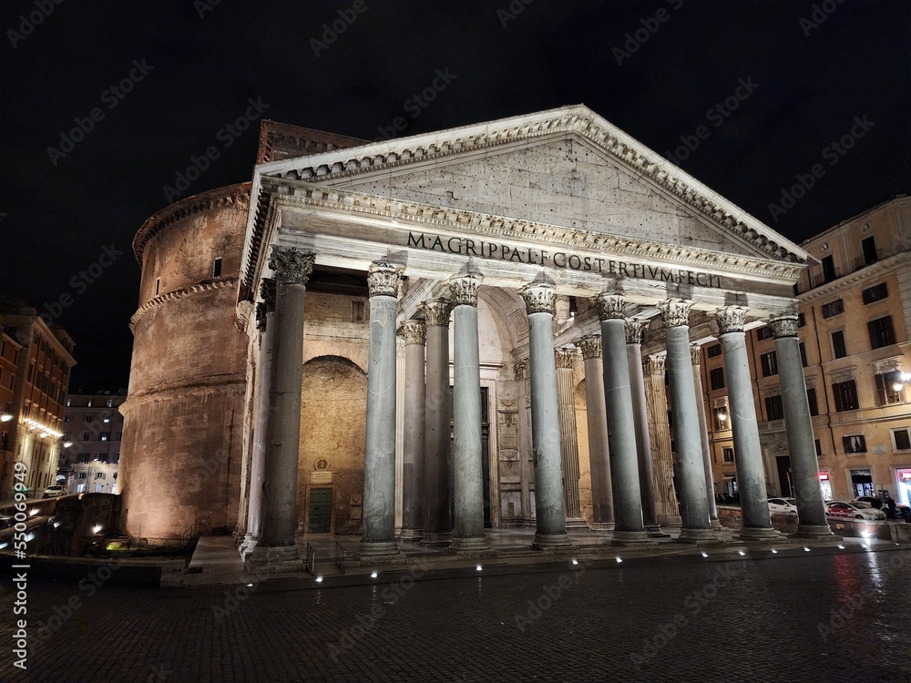 Obraz premium the pantheon city