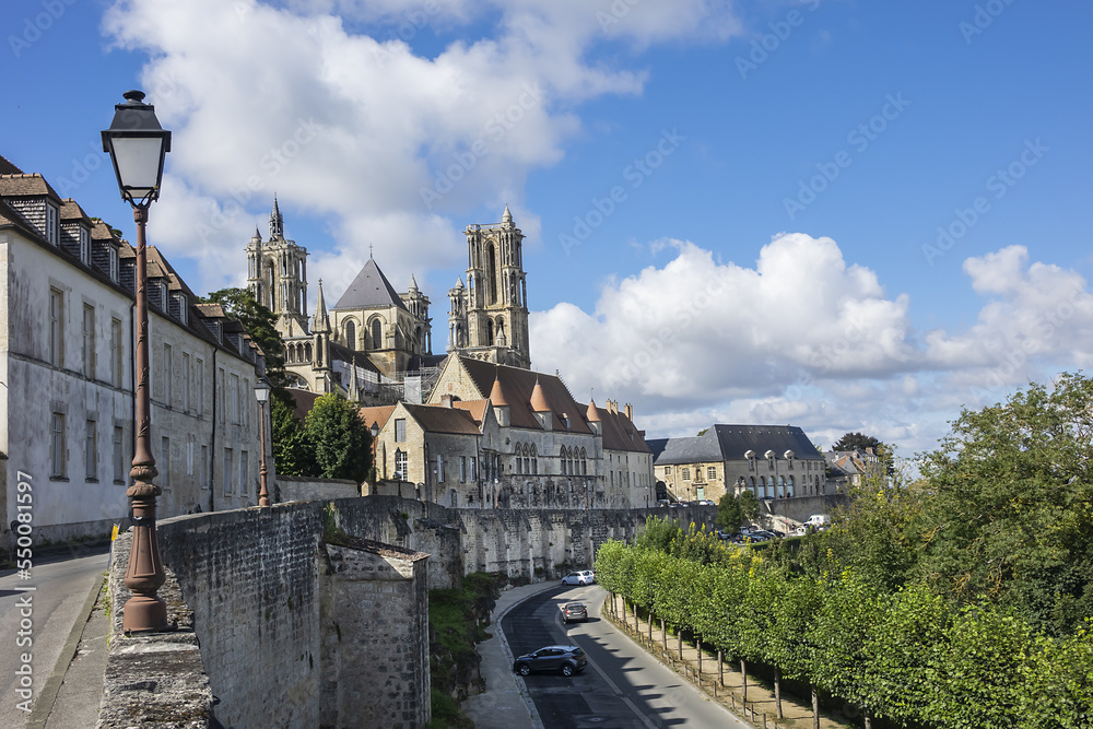 Obraz premium Picturesque view of the medieval city of Laon. Laon, Aisne, France.