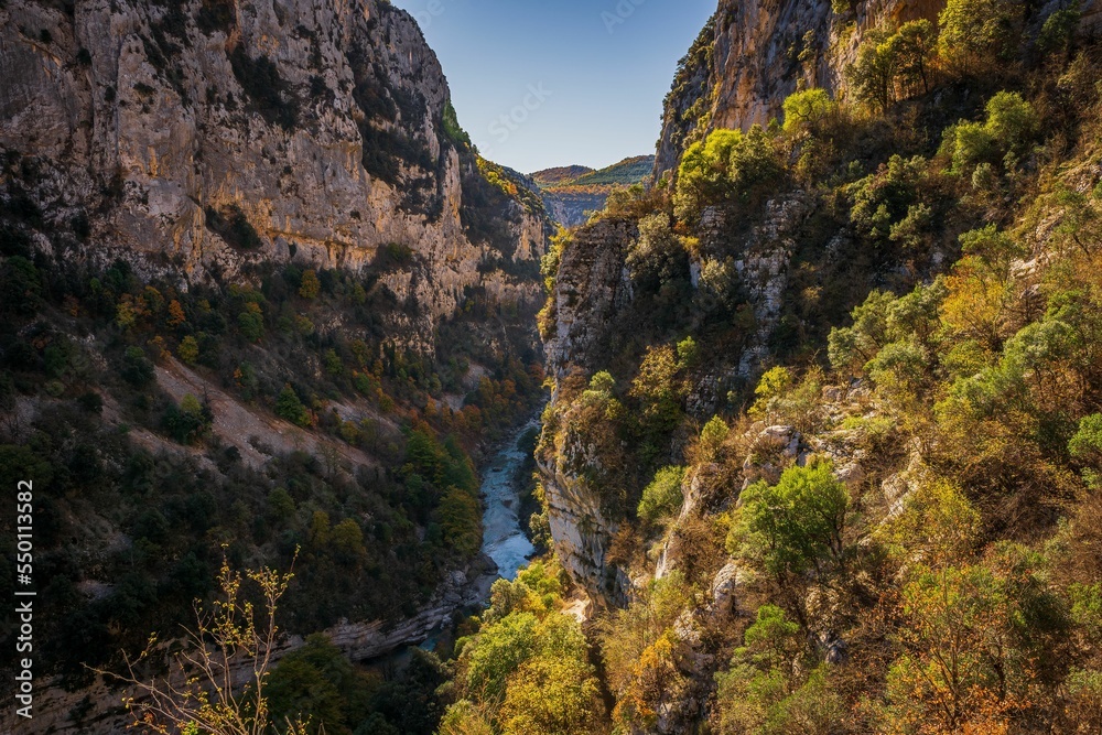 Naklejka premium Top view of river Verdon along the Blanc-Martel hiking trail in La Palud-sur-Verdon, France