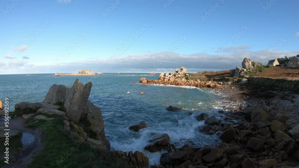 Tempête sur la côte bretonne à Plougrescant - 4K Tempête sur la côte bretonne à Plougrescant - 4K