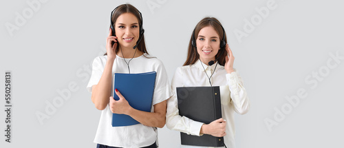 Female technical support ag...