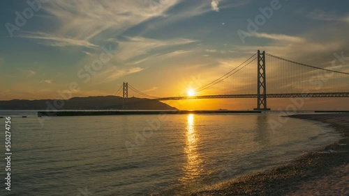 明石海峡大橋に沈む夕日（タイムラプス・フィックス）　神戸市垂水区舞子にて