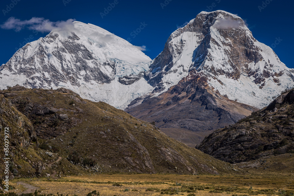 Fototapeta premium Huascaran Mountain massif in Cordillera Blanca, snowcapped Andes, Ancash, Peru
