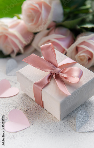 Pink pastel roses with gift box