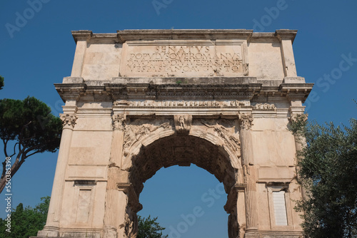 Obraz na plátně Rome, Italy - Arch of Titus ruins along the Via Sacra in the Roman Forum