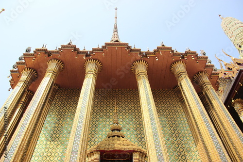 Various and wonderful pictures of several cities, ancient temples, landscapes and beaches in Thailand