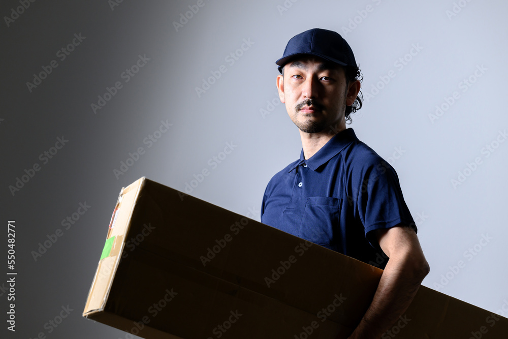 カッコイイ引っ越し屋さんや配送業のイメージ カッコイイ引っ越し屋さんや配送業のイメージ