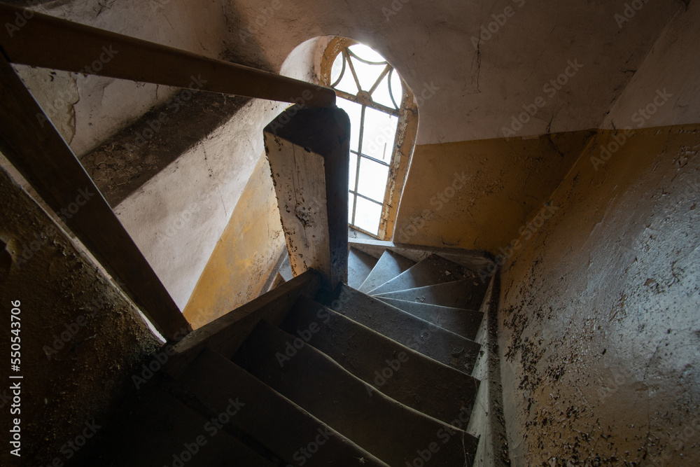 Fototapeta premium Opuszczona kaplica św. Barbary w Bukownie