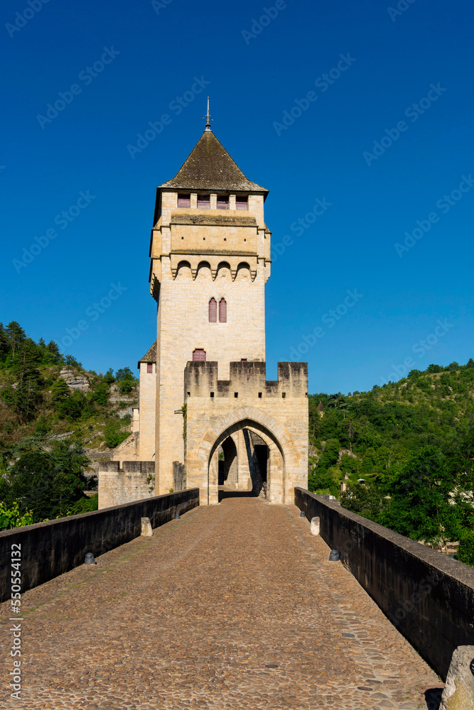 Cahors. Pont Valentré surnommé Pont du Diable sur le chemin de Saint Jacques de Compostelle. Patrimoine mondial de l'Unesco . Lot. Occitanie. France