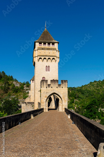 Cahors. Pont Valentré surnommé Pont du Diable sur le chemin de Saint Jacques de Compostelle. Patrimoine mondial de l'Unesco . Lot. Occitanie. France © JBN