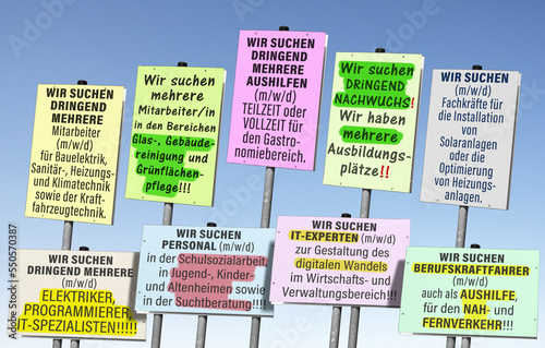 Cuadro en lienzo Fachkräftemangel spitzt sich weiter zu!, (Symbolbild)