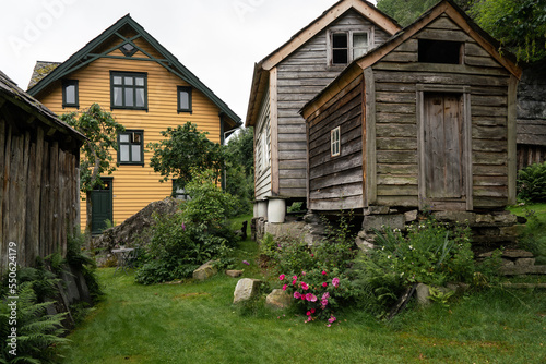 Historisches Dorf Agatunet am Hardangerfjord, Norwegen photo