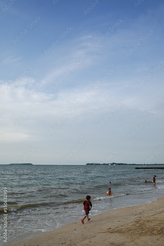 the beauty of the natural scenery on the beach