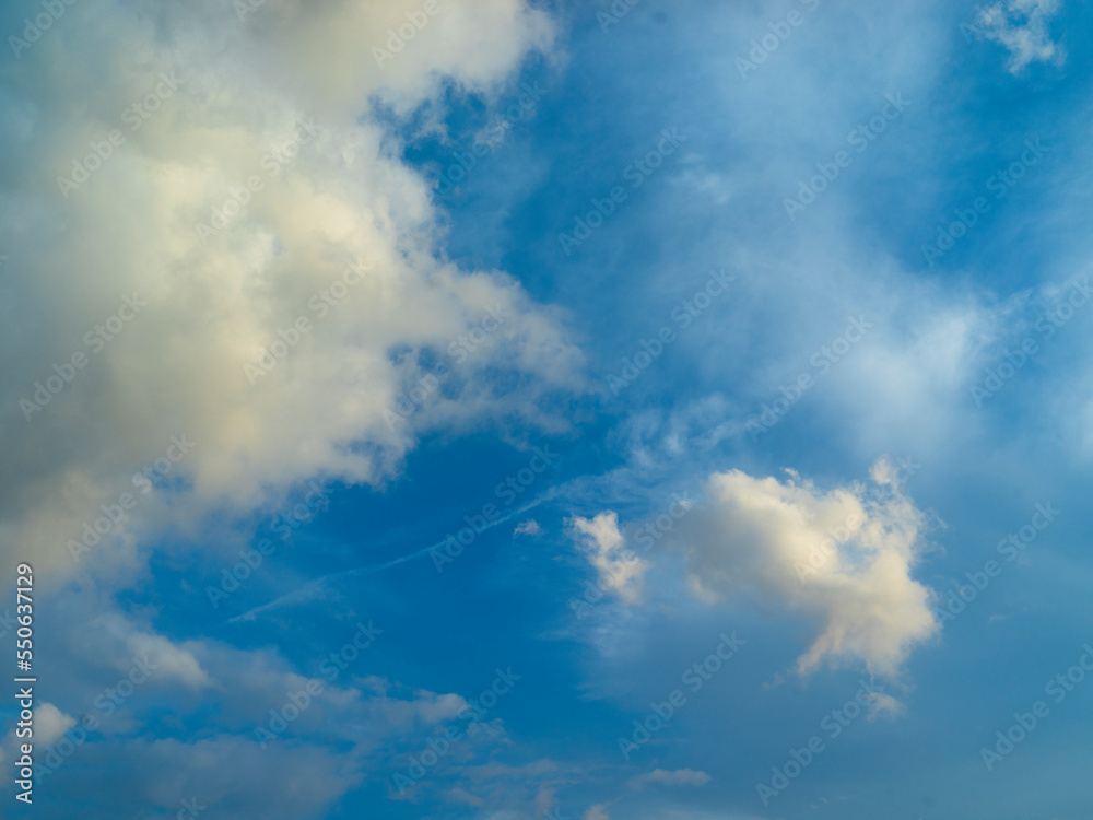 Obraz premium aerial view of cloudy horizon