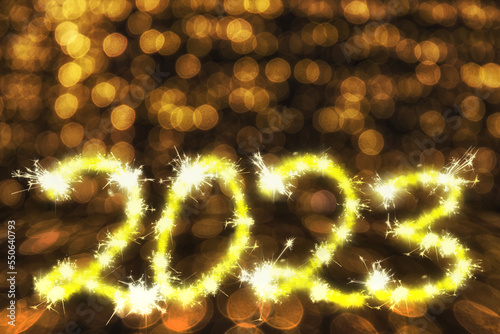 Die Jahreszahl 2023 mit Textfreiraum als Hintergrund zu Silvester
