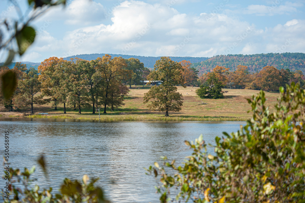 Obraz premium LARGE HORSE RANCH PROPERTY WITH LAKE AND HILLS