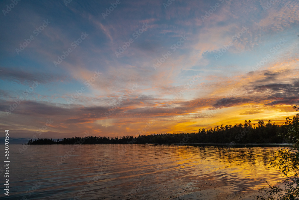 Obraz premium sunset over the river