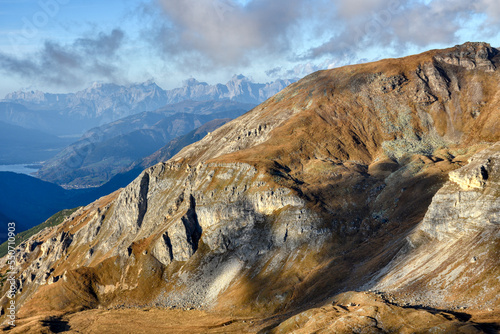 Großglockner, Nationalpark, Hohe Tauern, Zentralalpen, Dämmerung, Abenddämmerung, Sonnenuntergang, Alpenglühen, Straße, Hochalpenstraße, Gebirgsstraße, Berge, Gipfel, Herbst, Hohe Tauern, Alpenhauptka photo