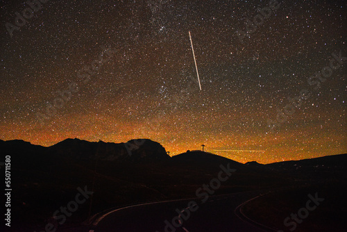 Himmel, Milchstraße, Nacht, Sterne, Planeten, Satelliten, Starlink, Andromeda, Andromedanebel, Flugzeug, Leuchtspur, Sonne, Galaxie, Stern, Weltraum, Planeten, Lichtverschmutzung, Dunkel, Dunkelheit, 