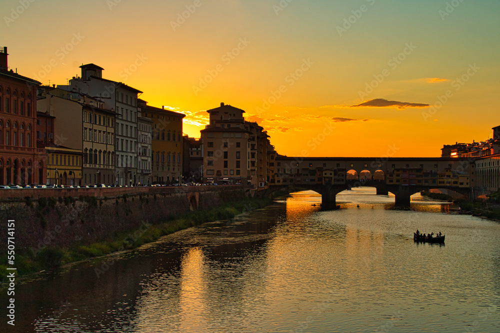 Fototapeta premium Sonnenuntergang über der Ponte Vecchio