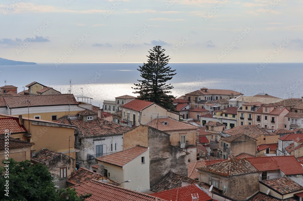 Pizzo Calabro - Panorama del borgo da Via Salomone di pomeriggio