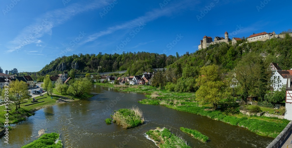 Impressionen aus Harburg an der Romantischen Straße, das idyllische Flüsschen Wörnitz unterhalb der Burganlage Impressionen aus Harburg an der Romantischen Straße, das idyllische Flüsschen Wörnitz unterhalb der Burganlage
