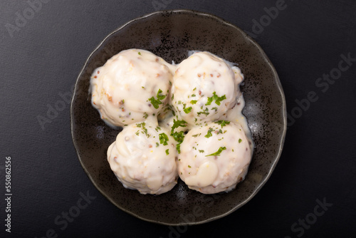 豆腐ハンバーグ (ホワイトソース)