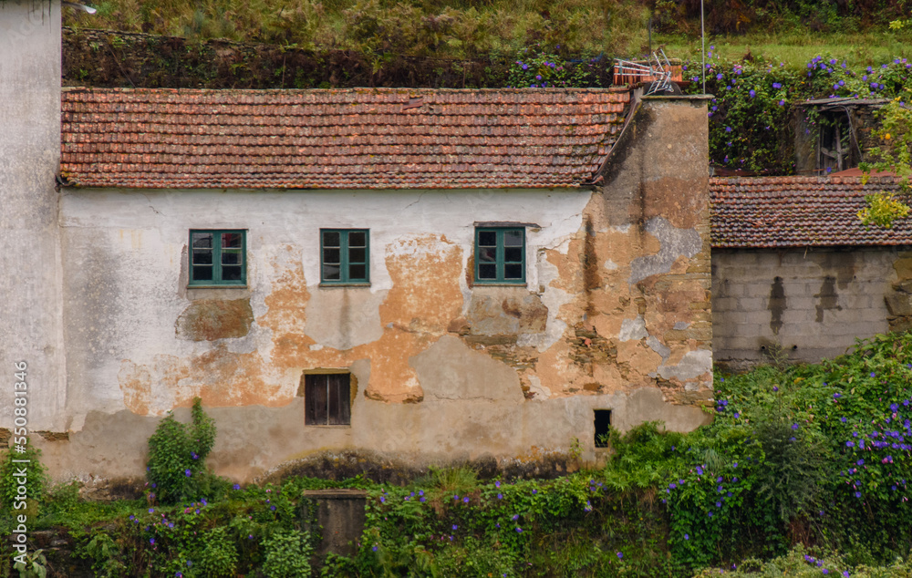 Fototapeta premium Landscape and architectural views along the Douro Valley in Portugal