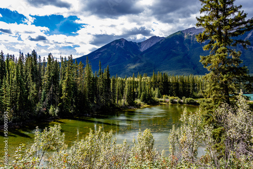 Fototapeta Naklejka Na Ścianę i Meble -  Muleshoe Banff National Park Alberta Canada