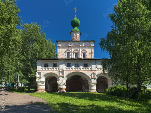 Obraz na płótnie Veliky Ustyug, Russia. Gate Church of the Icon of the Mother of God of Vladimir in former Archangel Michael Monastery. The church was built in 1682. w salonie