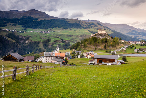 Obraz na płótnie Idyllic landscape of Scuol Tarasp village, Engadine, Swiss Alps, Switzerland w salonie