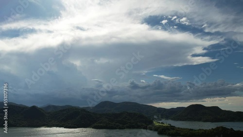 Wallpaper Mural 山陰海岸国立公園久美浜湾　ドローンタイムラプス撮影 Torontodigital.ca