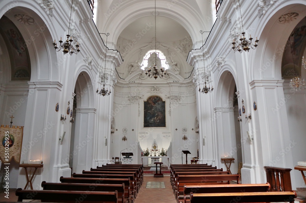 Mercato San Severino - Navata centrale della Chiesa di Sant'Anna