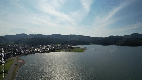 Wallpaper Mural 山陰海岸国立公園　上空から見た久美浜公園と町並み　ドローン空撮 Torontodigital.ca