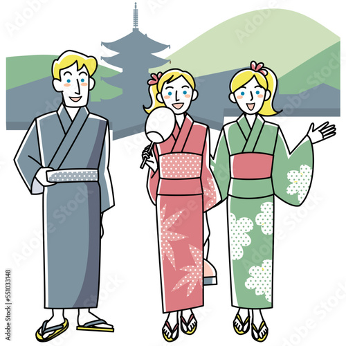 浴衣を着た笑顔の外国人観光客の男女