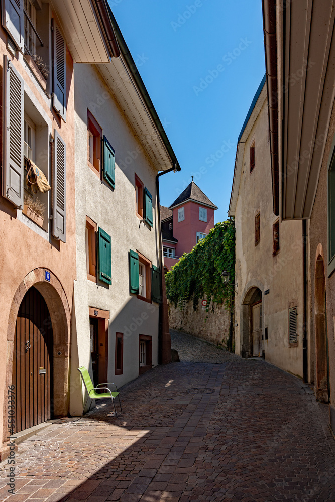 Straße in der Altstadt von Rheinfelden im Aargau in der Schweiz