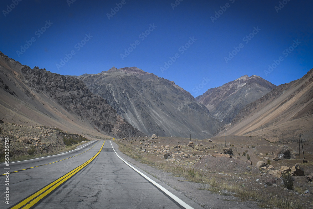 Fototapeta premium Highway in the beautiful mountain