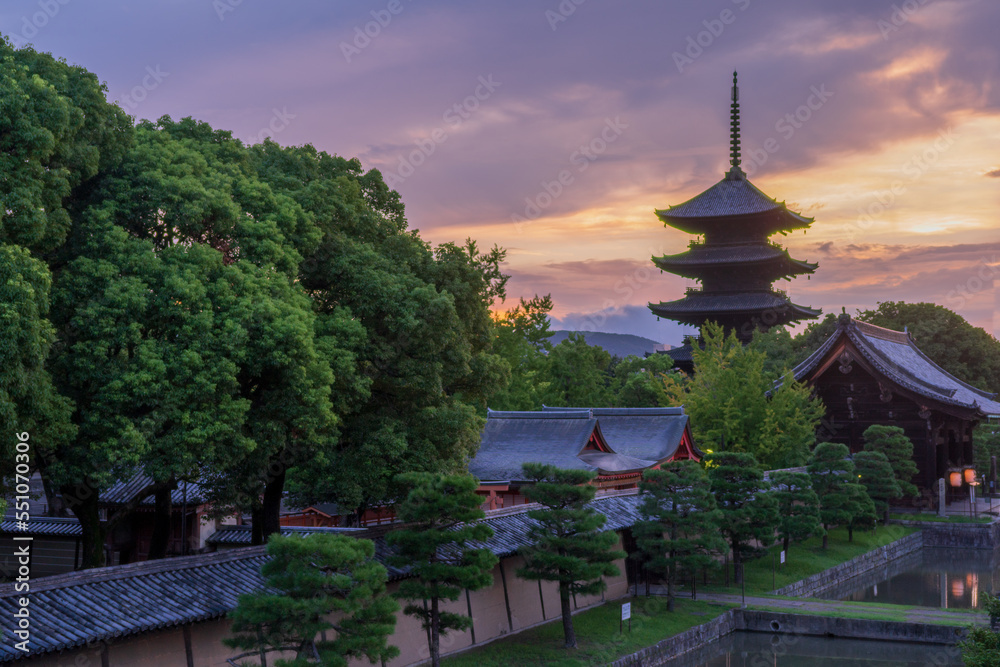 東寺教王護国寺の朝焼け 東寺教王護国寺の朝焼け