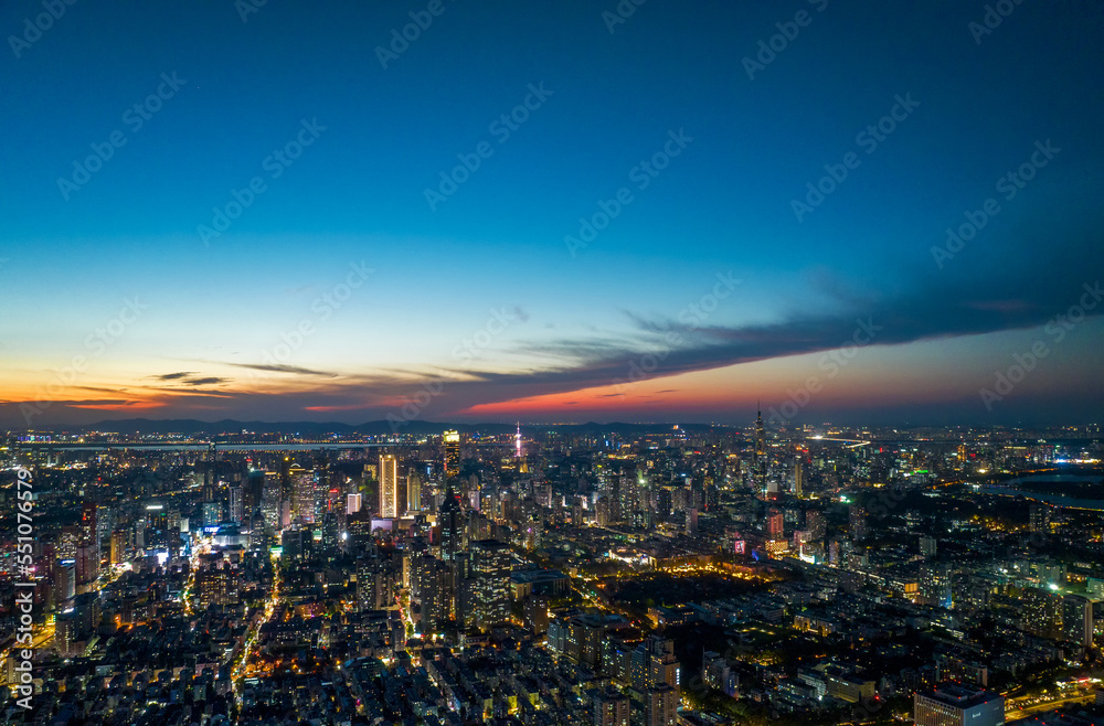 Obraz premium sunset over the city