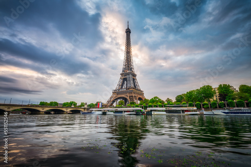 Eiffel Tower be seine river at sunrise in Paris. France © Pawel Pajor