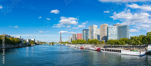 Canvas Print Skyline panorama of Beaugrenelle district of Paris with Eiffel Tower in the background