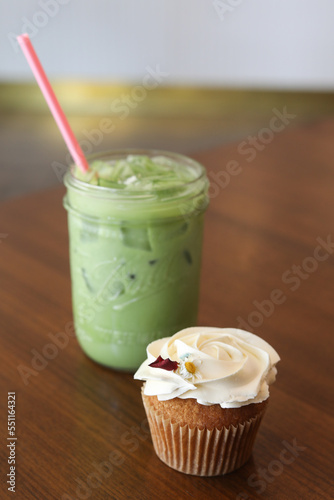 Matcha green tea with cupcake