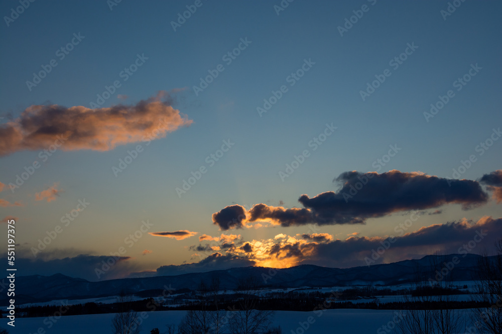 Fototapeta premium 美しい冬の夕暮れ 