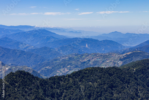 Obraz na płótnie Sunny landscape of the Hehuanshan mountain w salonie