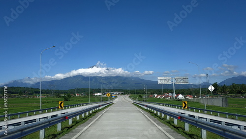 highway to with mountain view
